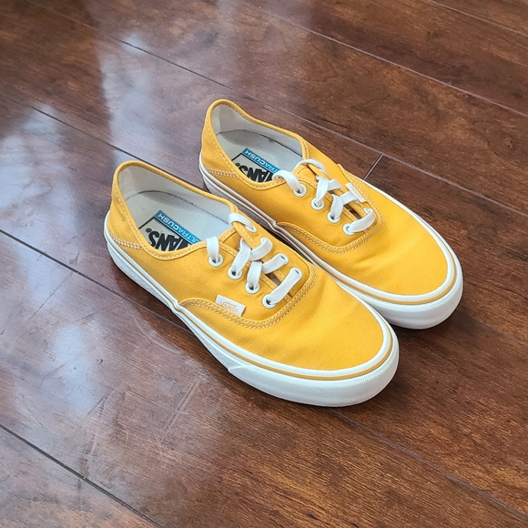 Vans Authentic Shoes - Picture 2 of 5